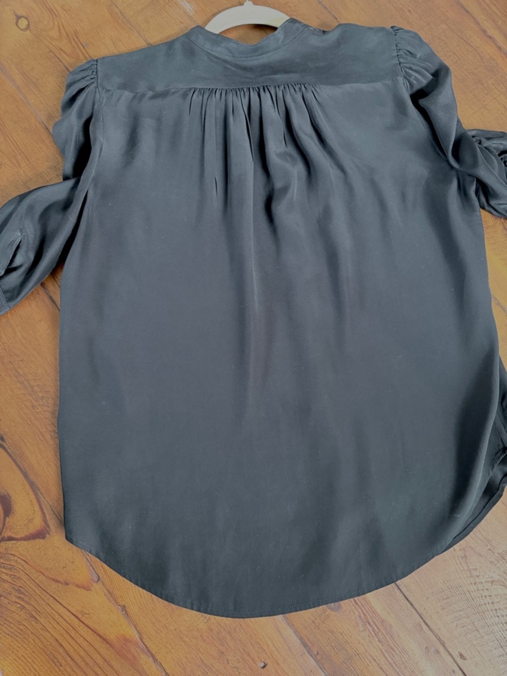 Frame ‘Gillian’ Black 3/4 Puff-Sleeve Silk Blouse - Picture 2 of 5